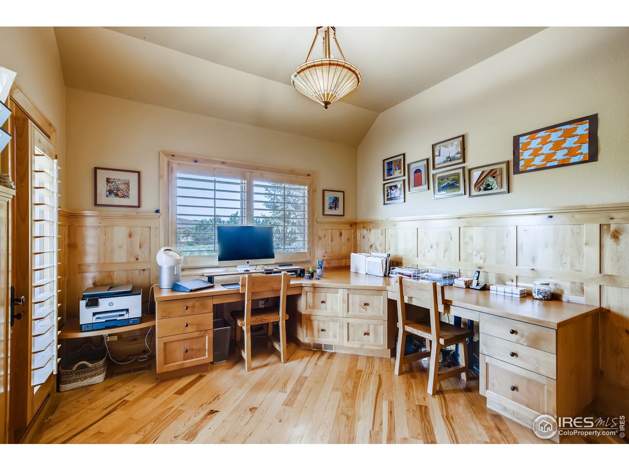 10484 Sunlight Drive Lafayette, CO 80026 - Photo 18 of 40 a workspace with furniture and window