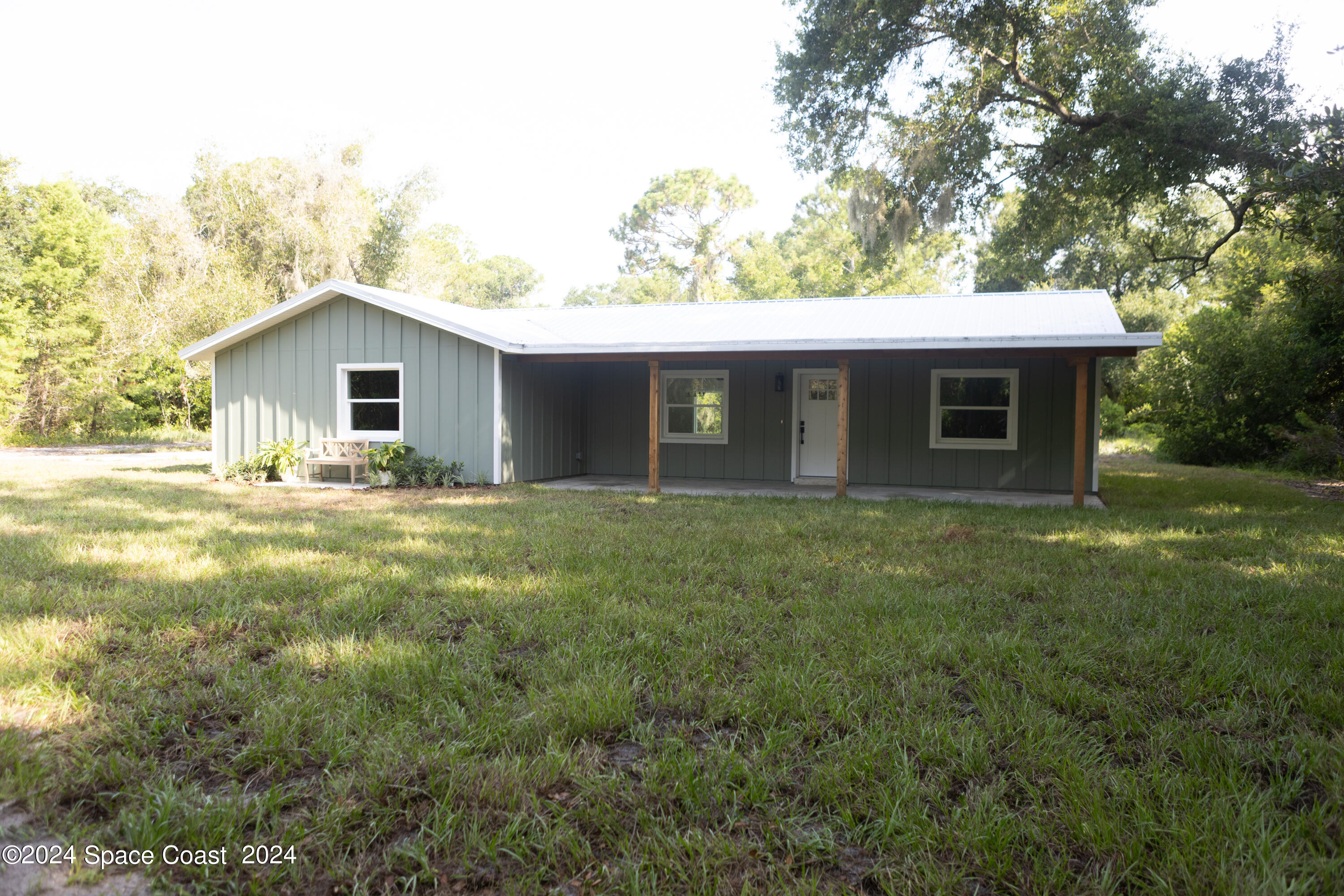 4706 Gandy Road Mims, FL 32754 - Photo 5 of 22 I03A3552