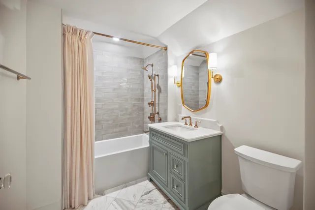 $1,900,000 | 6054 North Bay Ridge Avenue, Whitefish Bay, WI 53217