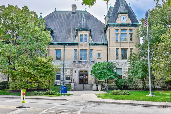 $600,000 | 514 Uvedale Road, Riverside, IL 60546