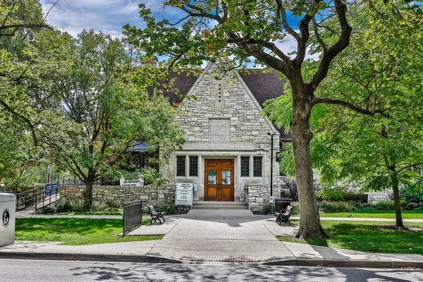 $600,000 | 514 Uvedale Road, Riverside, IL 60546