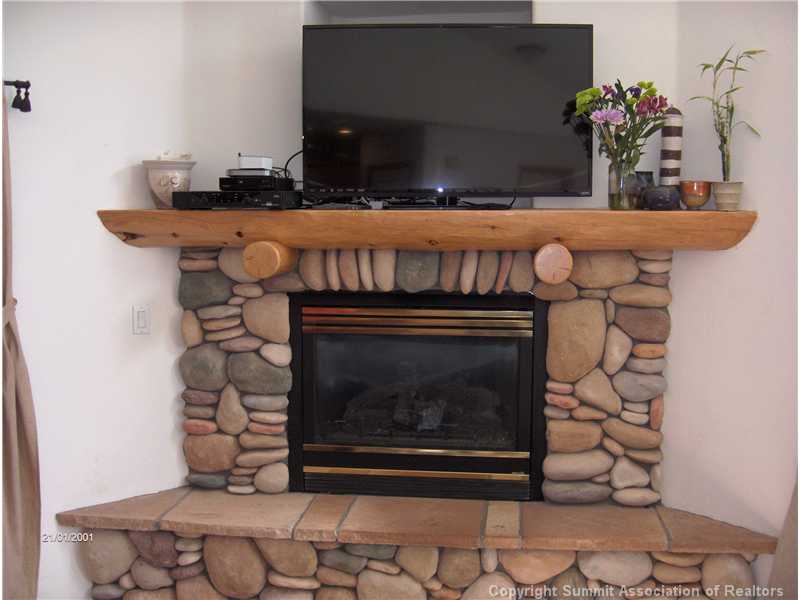 99 Lookout Ridge Drive, Unit 99 Dillon, CO 80435 - Photo 4 of 9 Living Room.