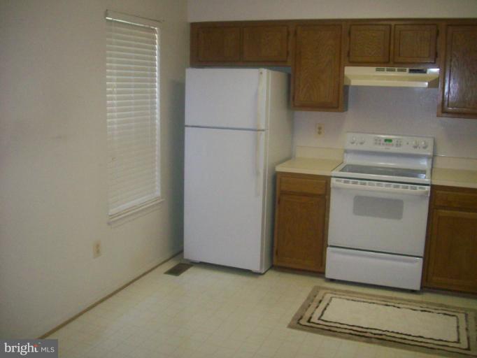 1133 Ingate Road, Unit 1133 Halethorpe, MD 21227 - Photo 14 of 26 Kitchen