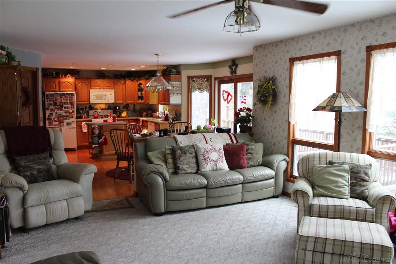 6587 Black River Road Croswell, MI 48422 - Photo 11 of 46 31277476-10.JPG