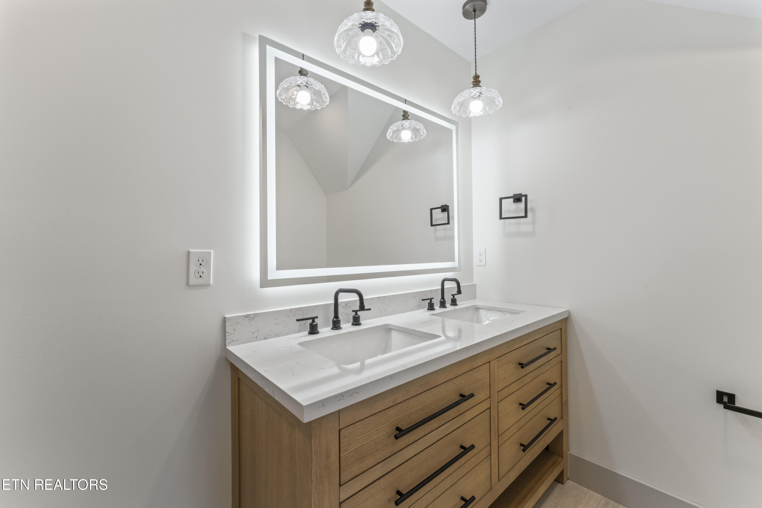 5734 Ball Road Knoxville, TN 37931 - Photo 20 of 45 photos_high_resolution_DSC08657