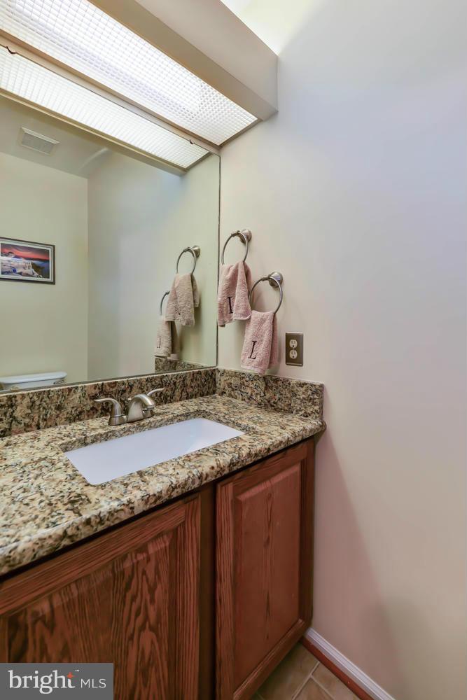 12527 Rock Ridge Road Herndon, VA 20170 - Photo 14 of 29 Bath