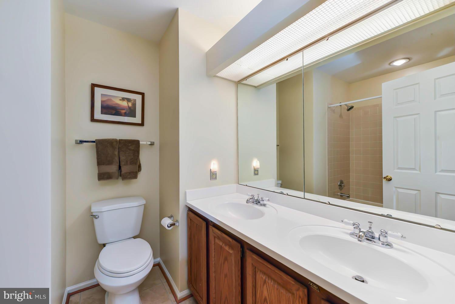 12527 Rock Ridge Road Herndon, VA 20170 - Photo 23 of 29 Bath