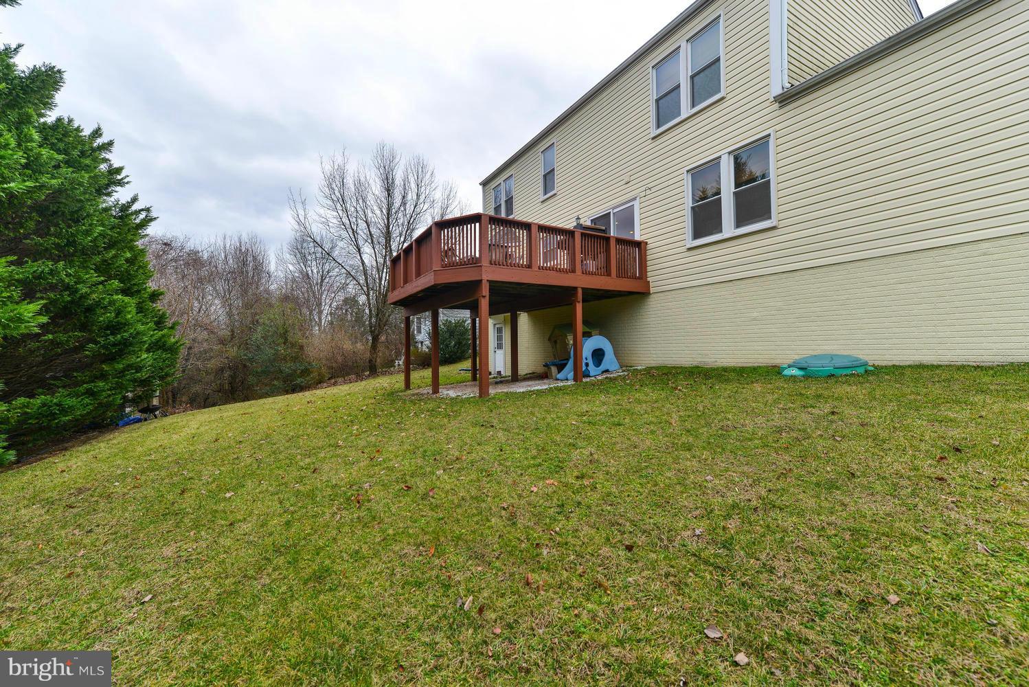 12527 Rock Ridge Road Herndon, VA 20170 - Photo 27 of 29 Exterior (Rear)