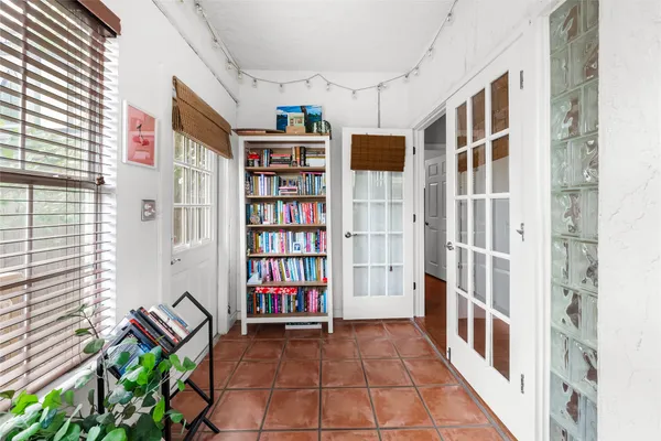 $2,500 | 1307 Kinney Avenue, Unit 102, Austin, TX 78704