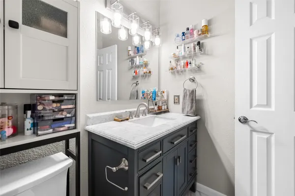 $2,500 | 1307 Kinney Avenue, Unit 102, Austin, TX 78704