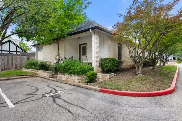 $2,500 | 1307 Kinney Avenue, Unit 102, Austin, TX 78704