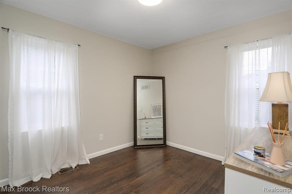 3295 Cumberland Road Berkley, MI 48072 - Photo 7 of 25