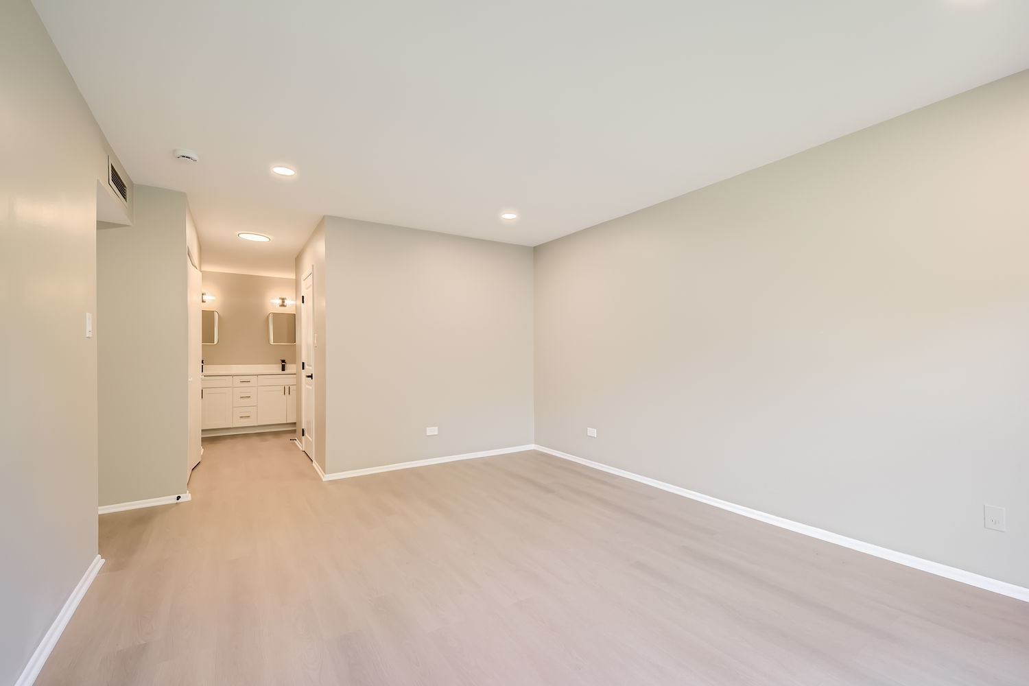 1060 Shermer Road, Unit 26 Northbrook, IL 60062 - Photo 13 of 17 a view of an empty room
