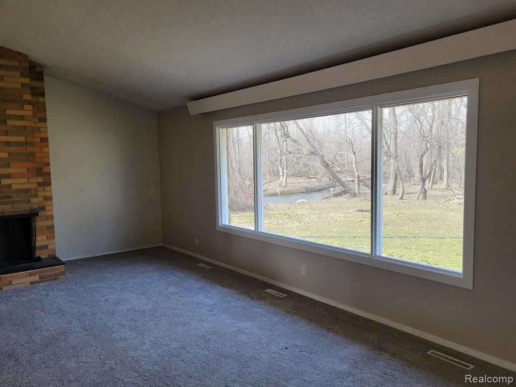 3211 Shannon Road Burton, MI 48529 - Photo 6 of 17