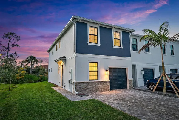 $435,000 | 501 Southwest Sally Way, Stuart, FL 34997