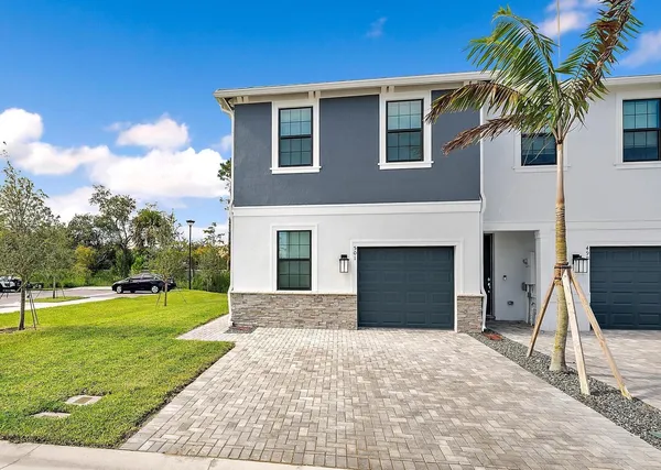 $435,000 | 501 Southwest Sally Way, Stuart, FL 34997