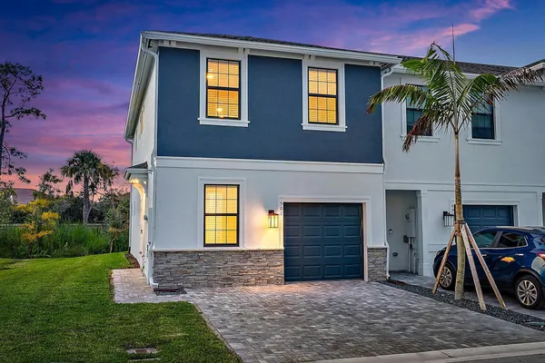 $435,000 | 501 Southwest Sally Way, Stuart, FL 34997