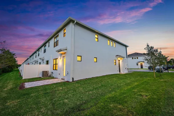 $435,000 | 501 Southwest Sally Way, Stuart, FL 34997