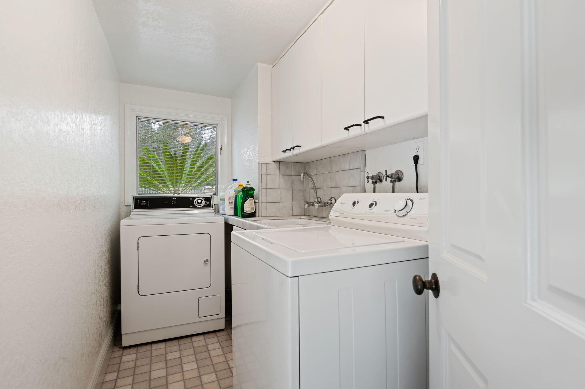 1588 East Valley Road Montecito, CA 93108 - Photo 16 of 23 16-Laundry