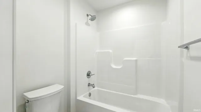 $999,900 | 2002 Approach Drive, Auburn, IN 46706