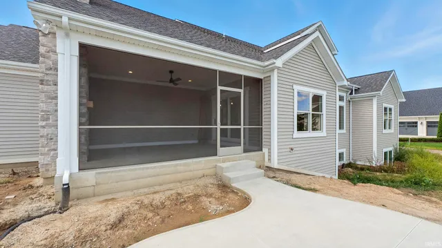 $999,900 | 2002 Approach Drive, Auburn, IN 46706