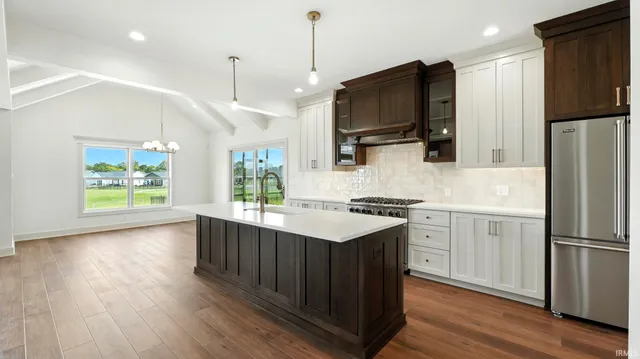 $999,900 | 2002 Approach Drive, Auburn, IN 46706