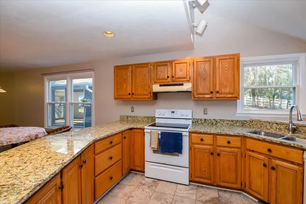 $630,500 | 146 Hill Drive, Fincastle, VA 24090