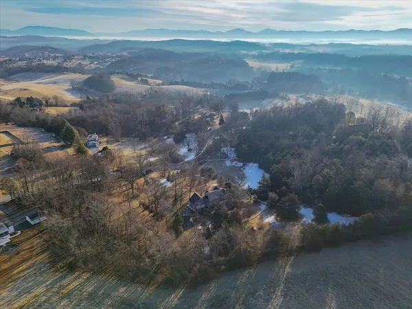 $630,500 | 146 Hill Drive, Fincastle, VA 24090