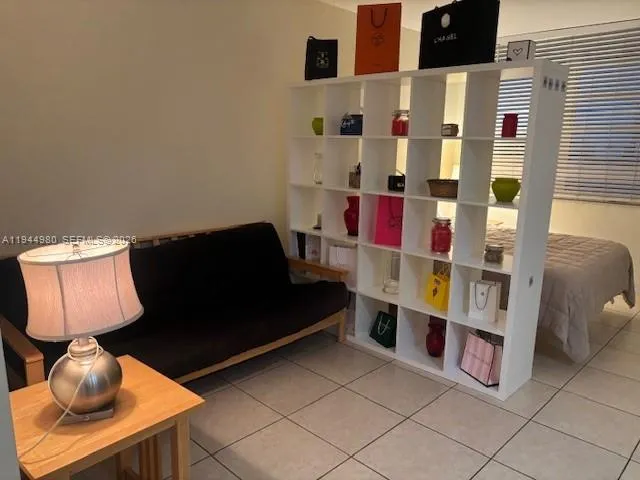 $2,300 | 100 Lincoln Road, Unit 512, Miami Beach, FL 33139