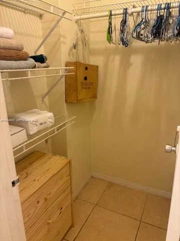 $2,300 | 100 Lincoln Road, Unit 512, Miami Beach, FL 33139