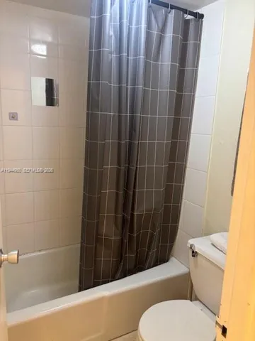 $2,300 | 100 Lincoln Road, Unit 512, Miami Beach, FL 33139