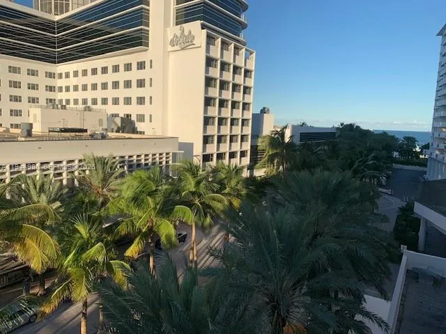 $2,300 | 100 Lincoln Road, Unit 512, Miami Beach, FL 33139