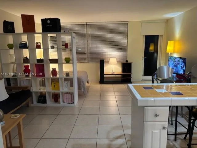 $2,300 | 100 Lincoln Road, Unit 512, Miami Beach, FL 33139