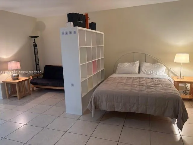 $2,300 | 100 Lincoln Road, Unit 512, Miami Beach, FL 33139