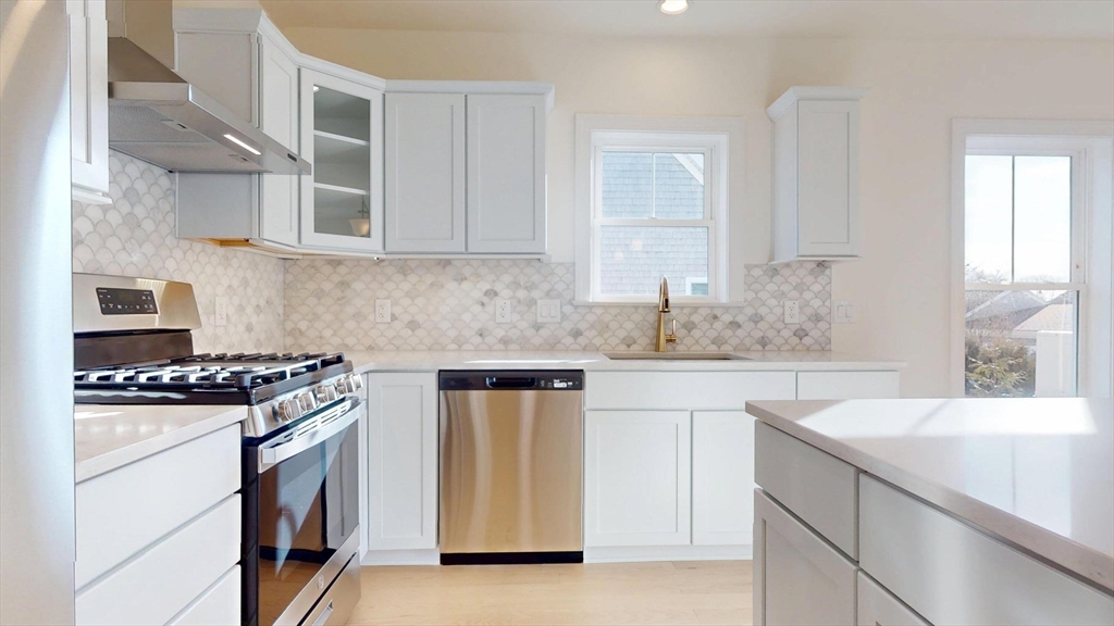 29 Parkers Neck Road Yarmouth, MA 02664 - Photo 9 of 33