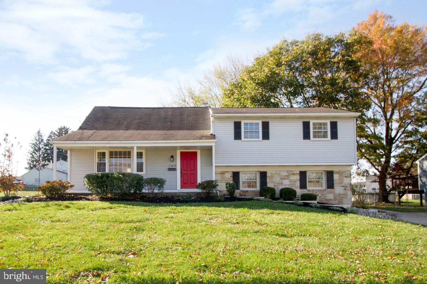 1328 Nevarc Road Warminster, PA 18974 - Photo 2 of 39 Front Center