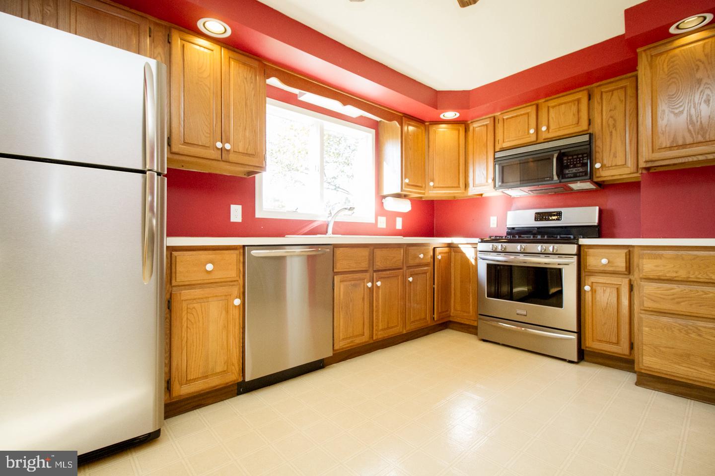 1328 Nevarc Road Warminster, PA 18974 - Photo 14 of 39 Kitchen stainless steel appliances