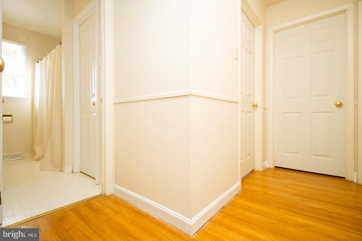 1328 Nevarc Road Warminster, PA 18974 - Photo 16 of 39 Upstairs Hall & Bathroom/Tub