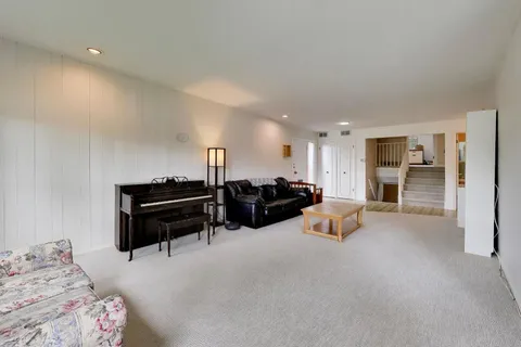 $424,900 | 4050 Church Street, Skokie, IL 60076