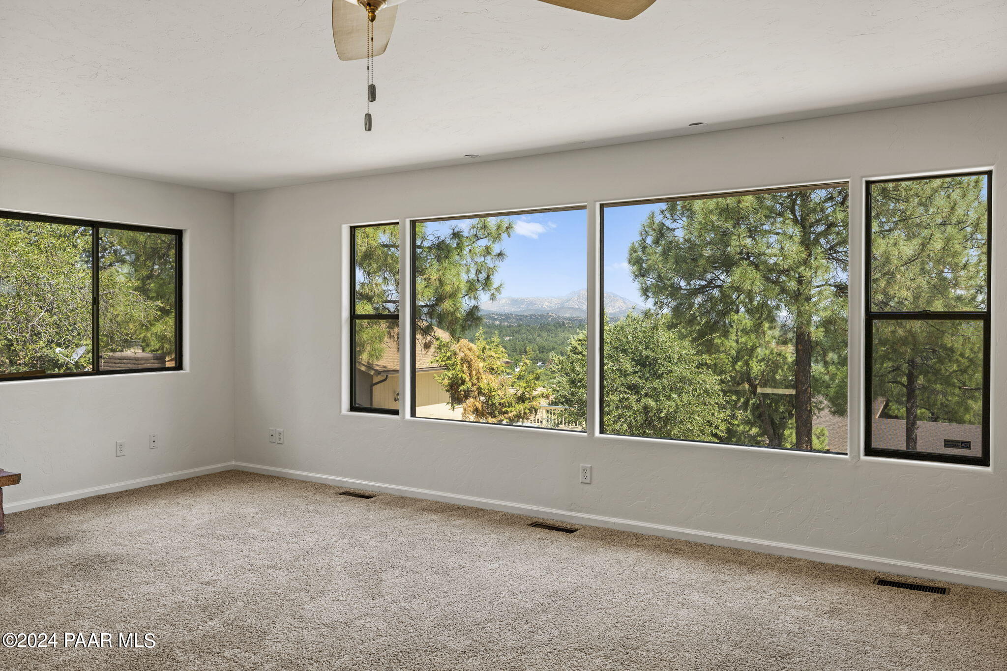 1141 Tanglewood Road Prescott, AZ 86303 - Photo 24 of 59 Living room