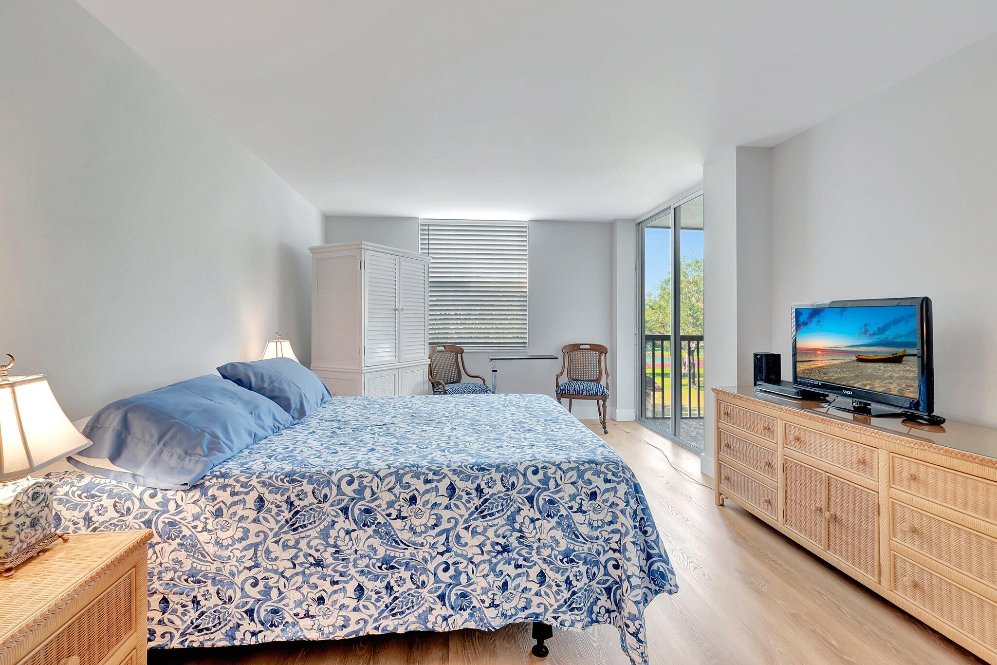 5260 Northwest 2nd Avenue, Unit 304 Boca Raton, FL 33487 - Photo 17 of 36 17-web-or-mls-DSC_4920