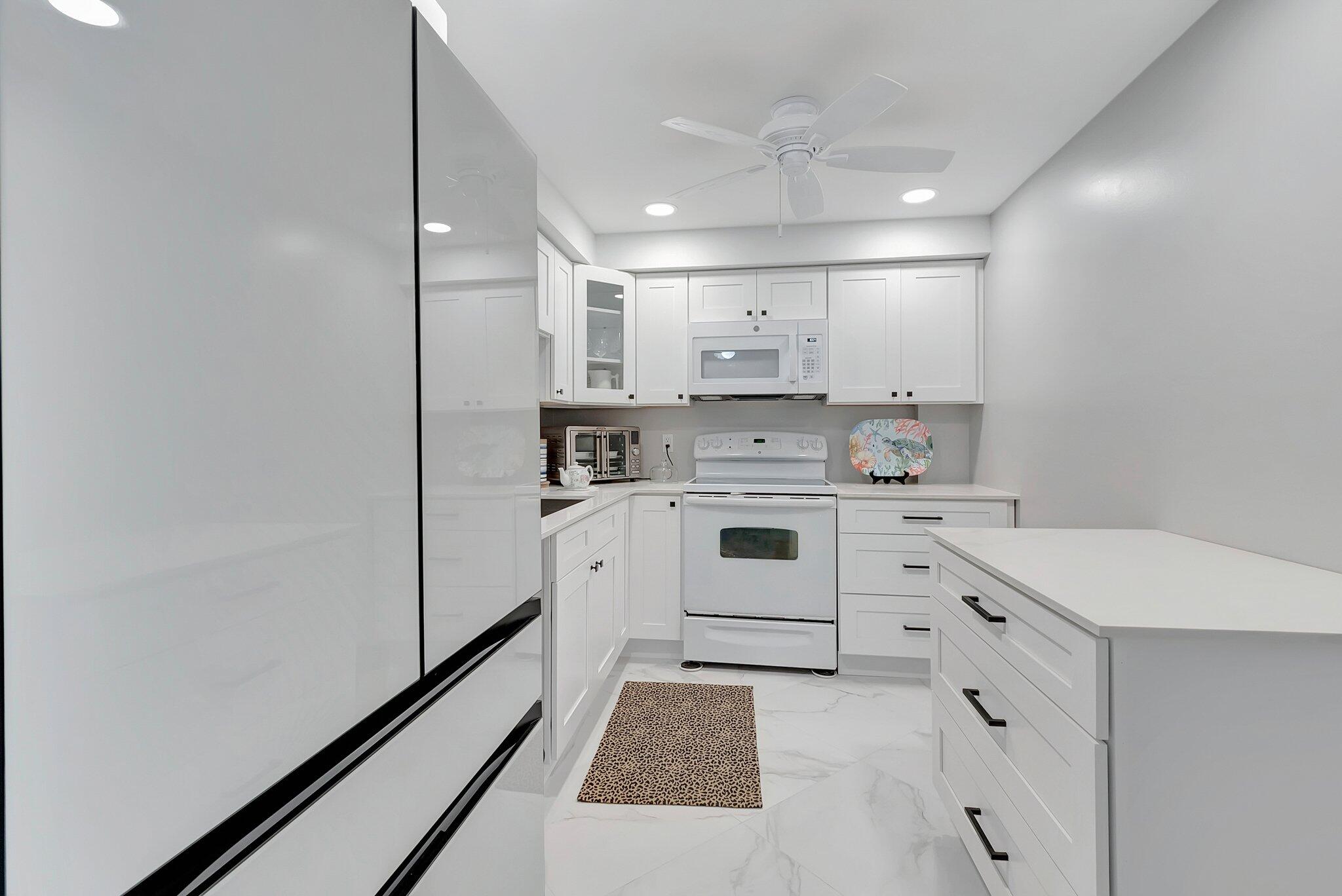 5260 Northwest 2nd Avenue, Unit 304 Boca Raton, FL 33487 - Photo 3 of 36 12-web-or-mls-DSC_4895