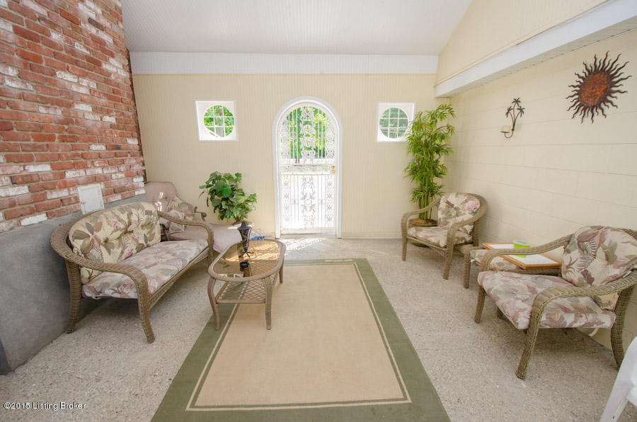 5304 Chenoweth Run Road Louisville, KY 40299 - Photo 63 of 66 Breezeway Patio