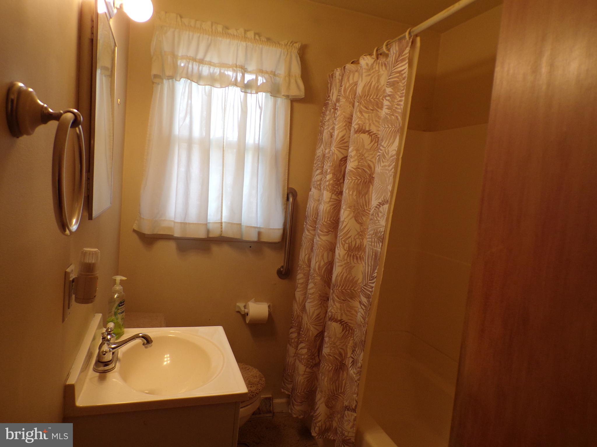 318 Chestnut Street Delran, NJ 08075 - Photo 7 of 27