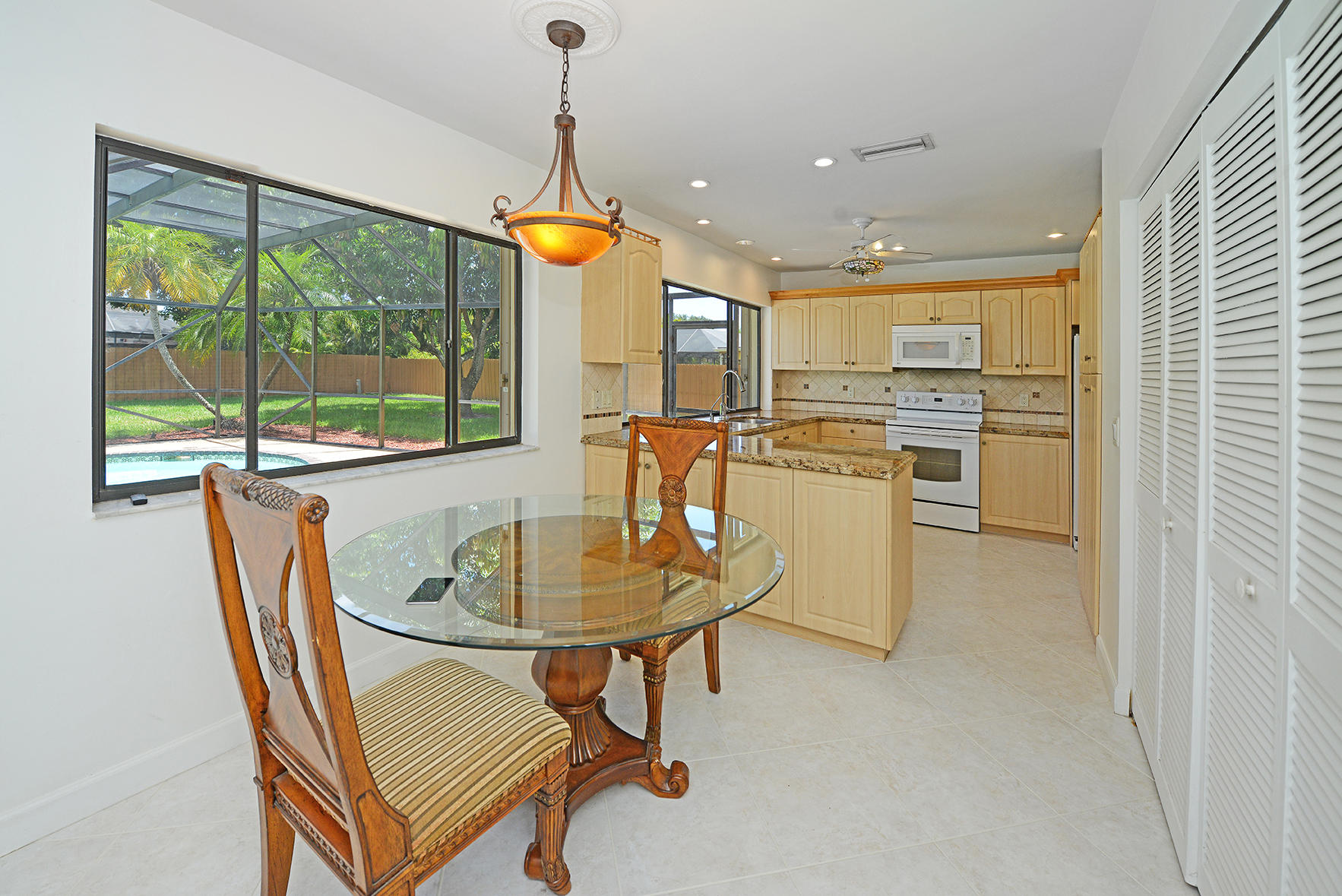 18360 104th Terrace South Boca Raton, FL 33498 - Photo 16 of 51 Breakfast nook