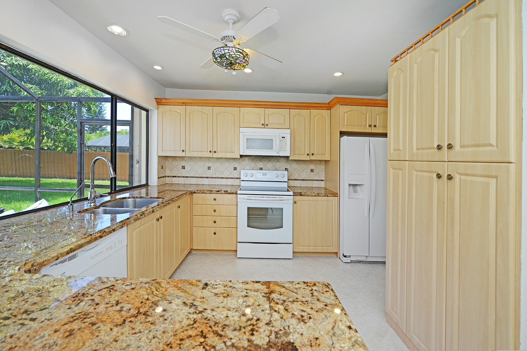 18360 104th Terrace South Boca Raton, FL 33498 - Photo 20 of 51 Kitchen