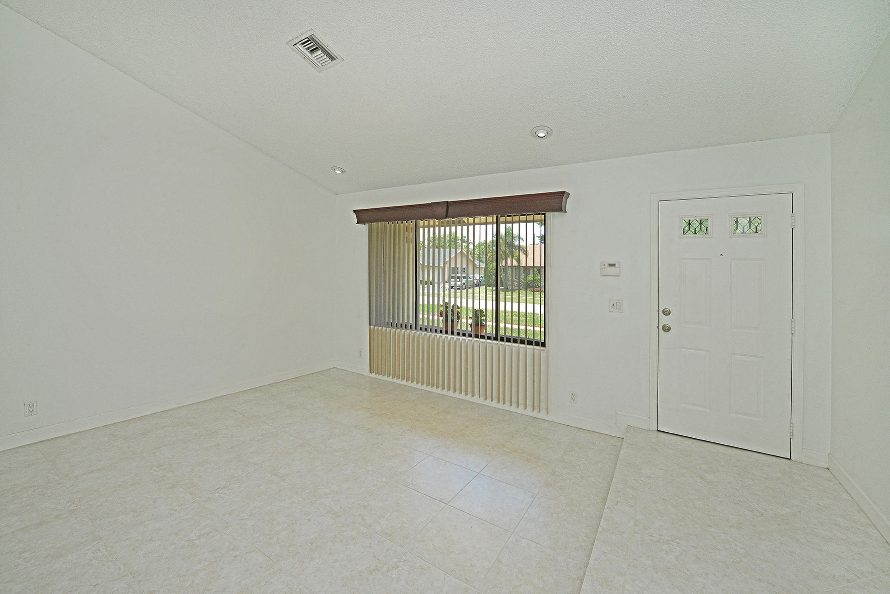 18360 104th Terrace South Boca Raton, FL 33498 - Photo 10 of 51 Living or Dining area