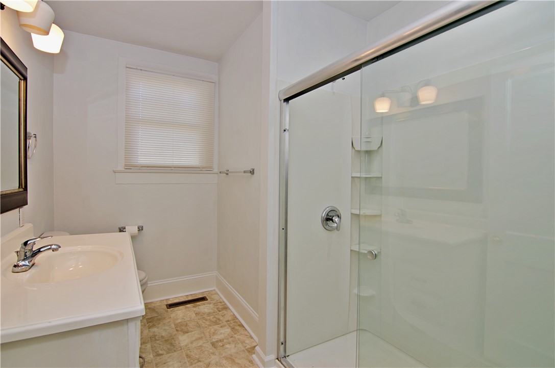 123 North Street Anderson, SC 29621 - Photo 19 of 38 Downstairs Full Bath