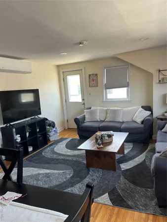 $10,000 | 644 East Olive Street, Unit UPPR, Long Beach, NY 11561
