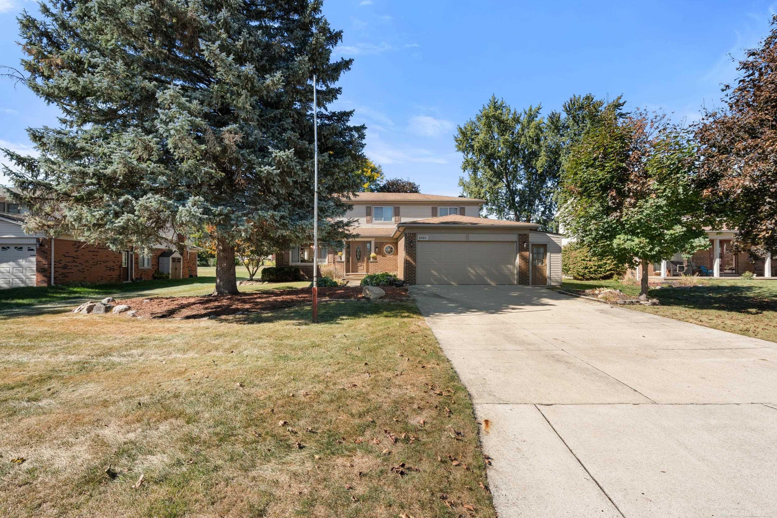 2352 Cumberland Road Rochester Hills, MI 48307 - Photo 2 of 39